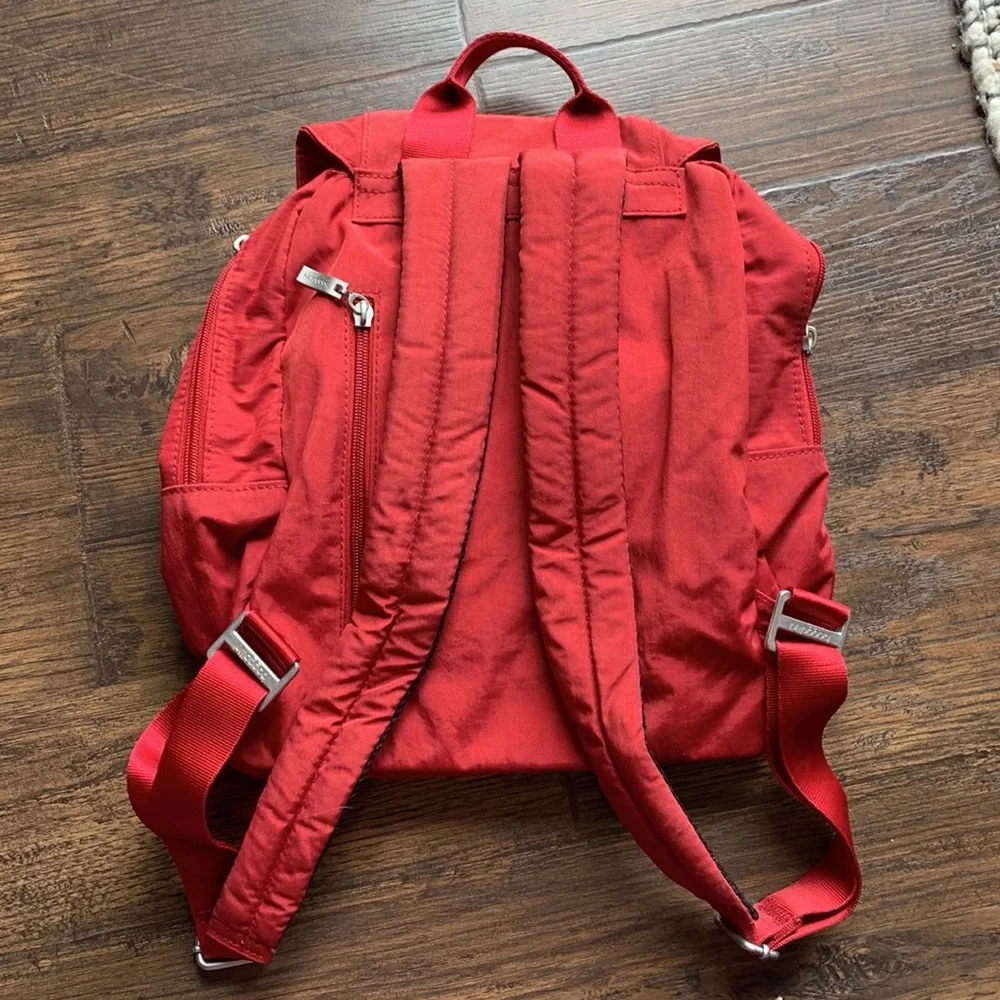 Backpack - Picture 2 of 4